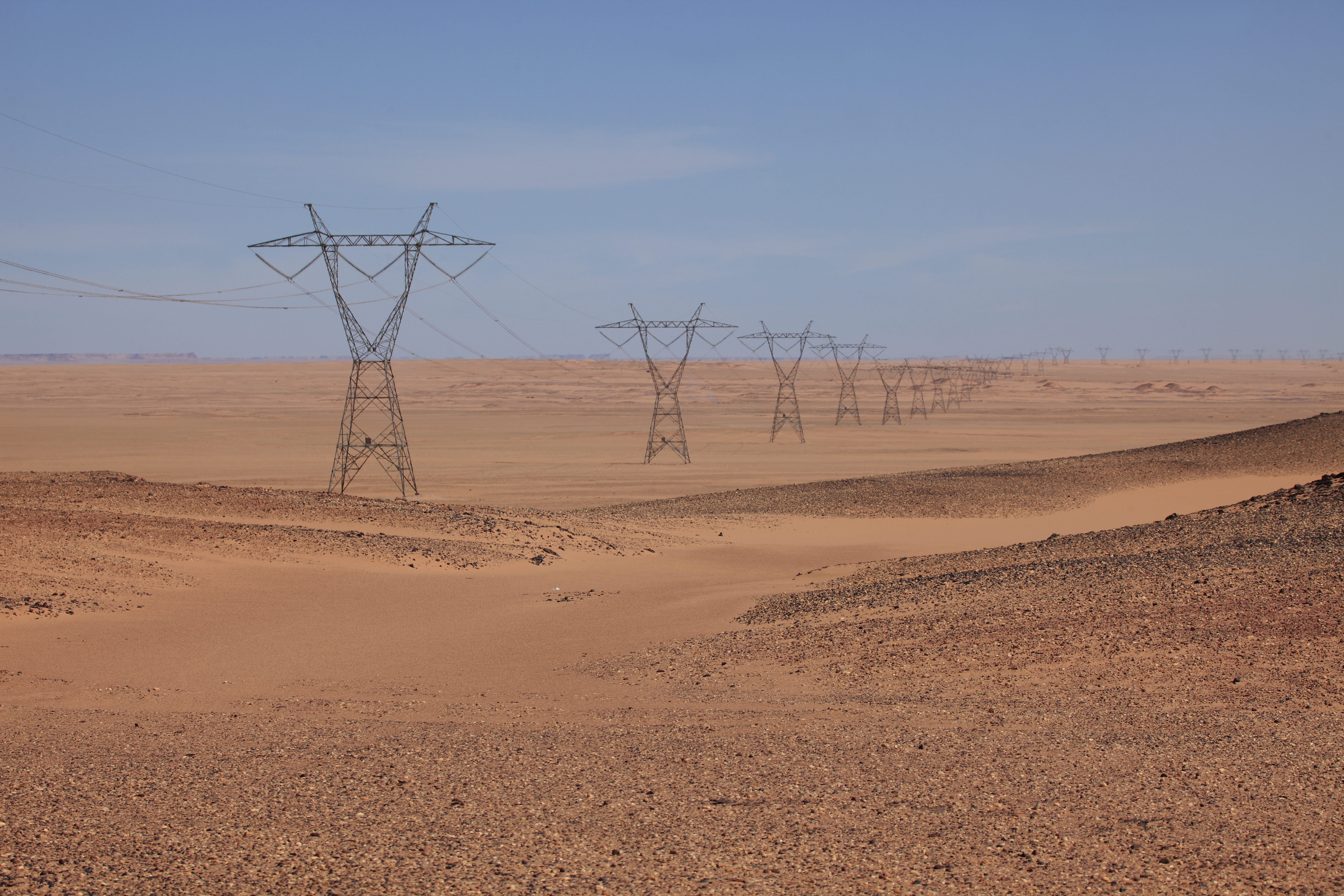 L'équipement électrique du Maroc et la téléphonie du Sahara